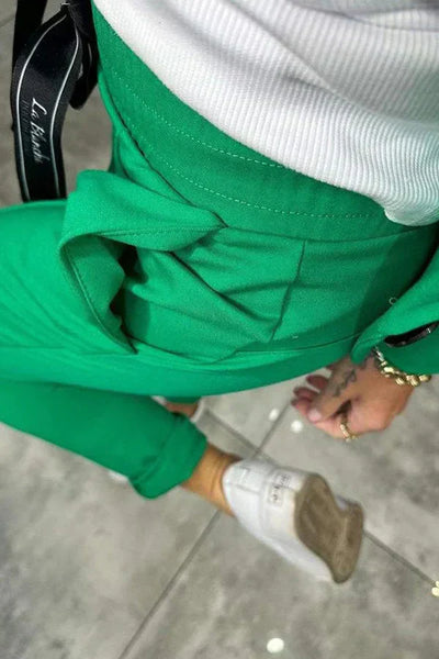 Liv | Personlig sett med myk blazer og løse joggebukser